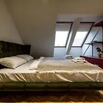 K52 Luxury 4Bdrm 4Bthrm Apartment