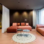 K52 Luxury 4Bdrm 4Bthrm Apartment