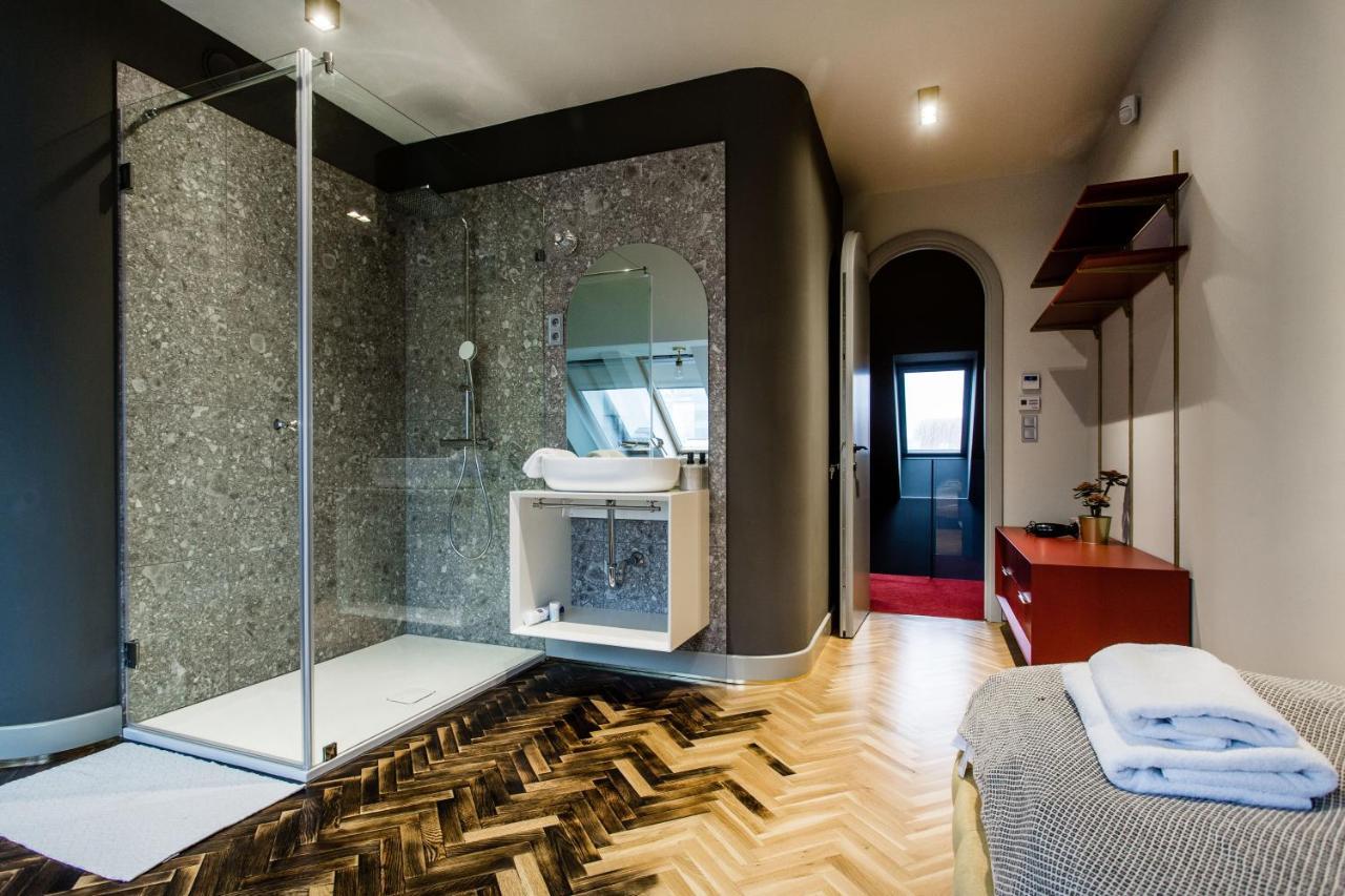 K52 Luxury 4bdrm 4bthrm Apartment *