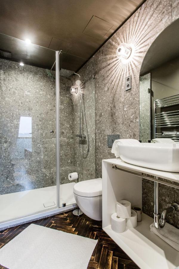 K52 Luxury 4bdrm 4bthrm Apartment