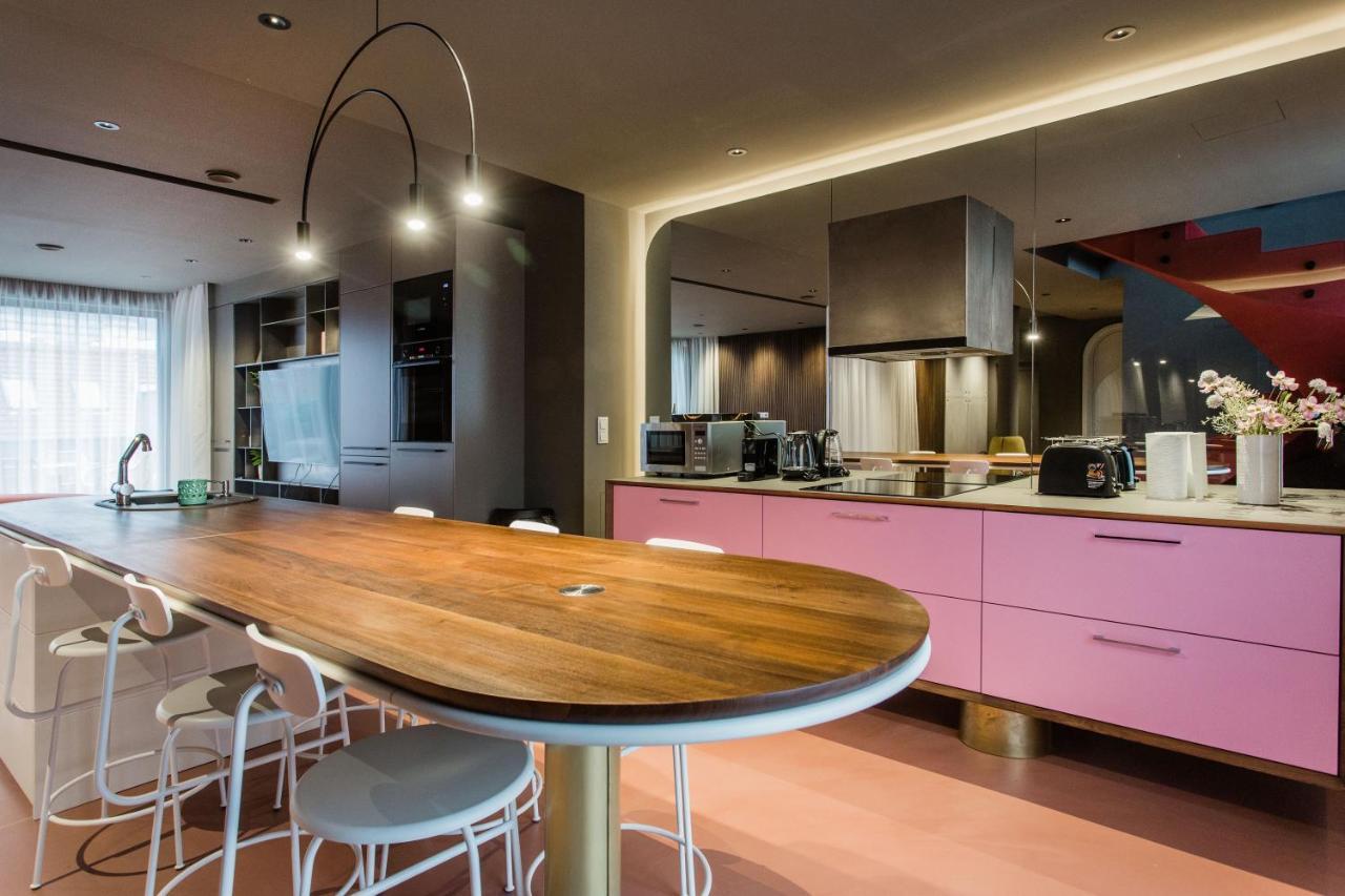 K52 Luxury 4bdrm 4bthrm Apartment
