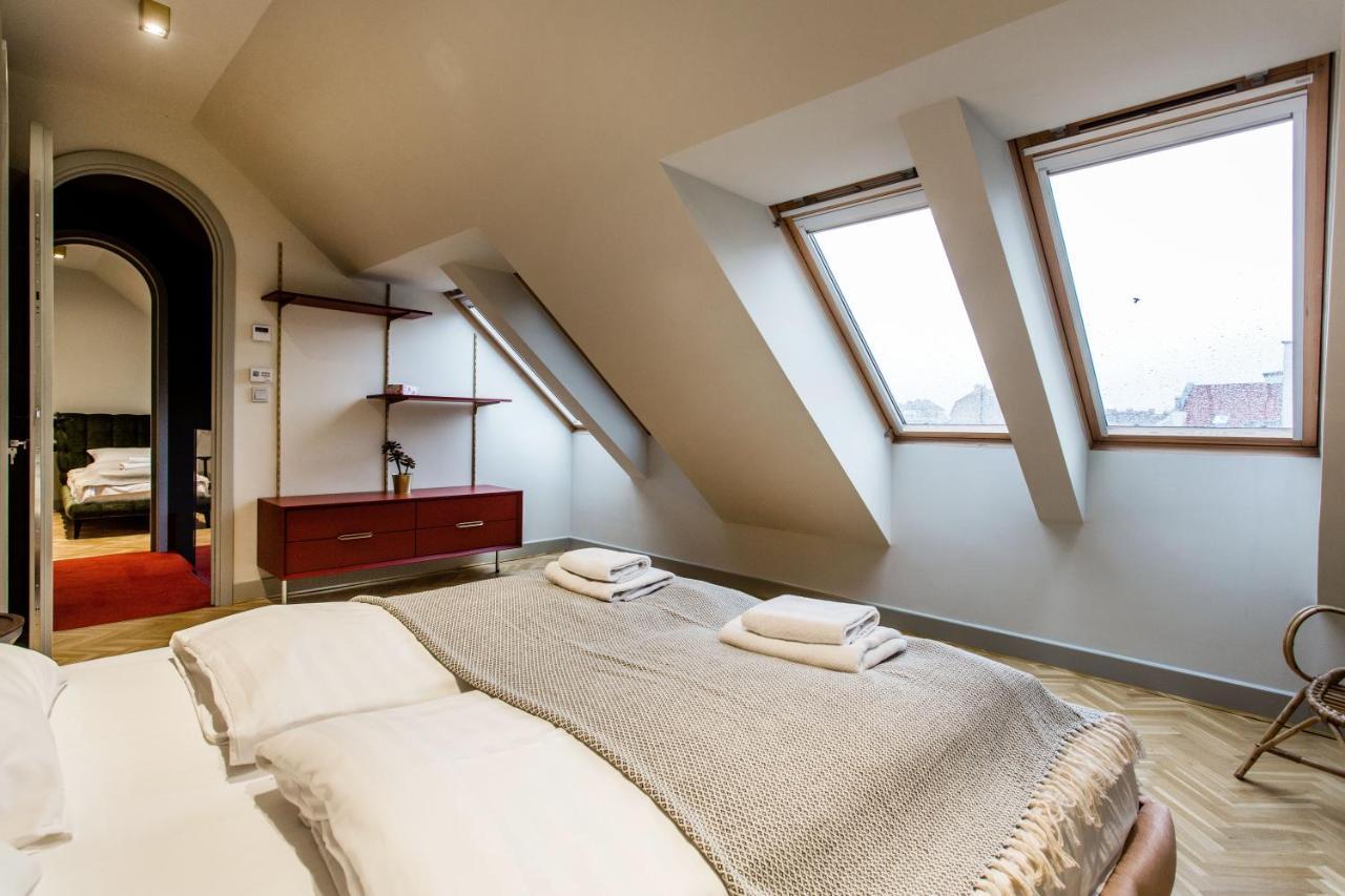 K52 Luxury 4bdrm 4bthrm Apartment *