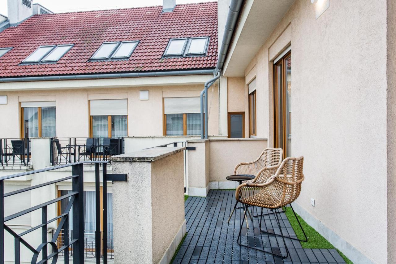 K52 Luxury 4bdrm 4bthrm Budapest