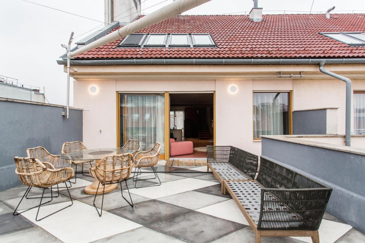 K52 Luxury 4bdrm 4bthrm Apartment