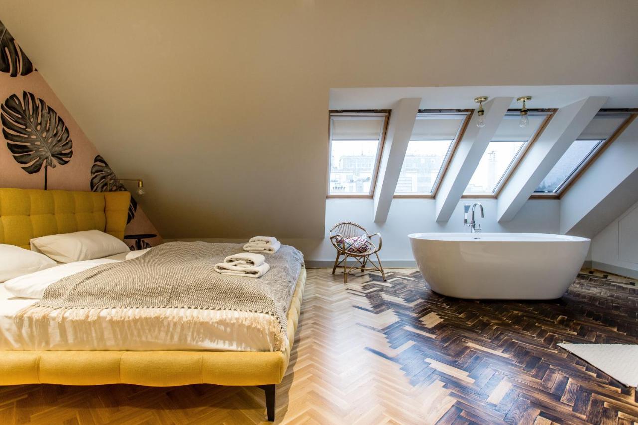 K52 Luxury 4bdrm 4bthrm Apartment *
