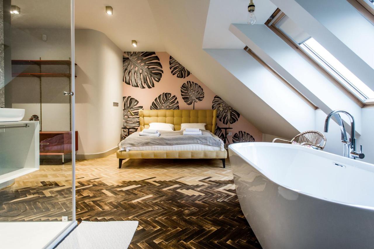 K52 Luxury 4bdrm 4bthrm * Budapest